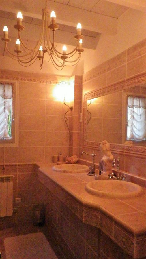Sernhac Villa Les Iris מראה חיצוני תמונה